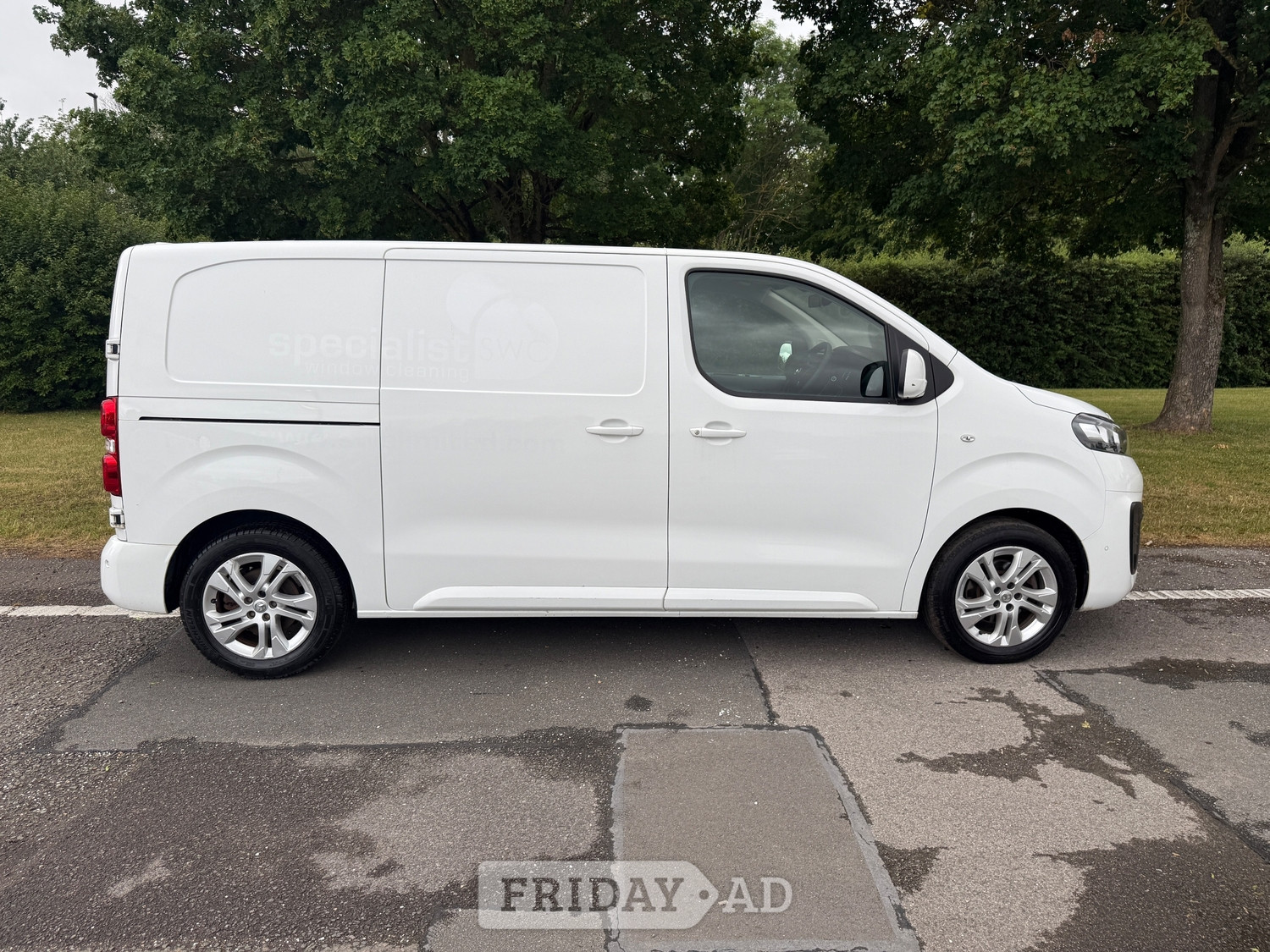 [ berth ]Vauxhall Vivaro