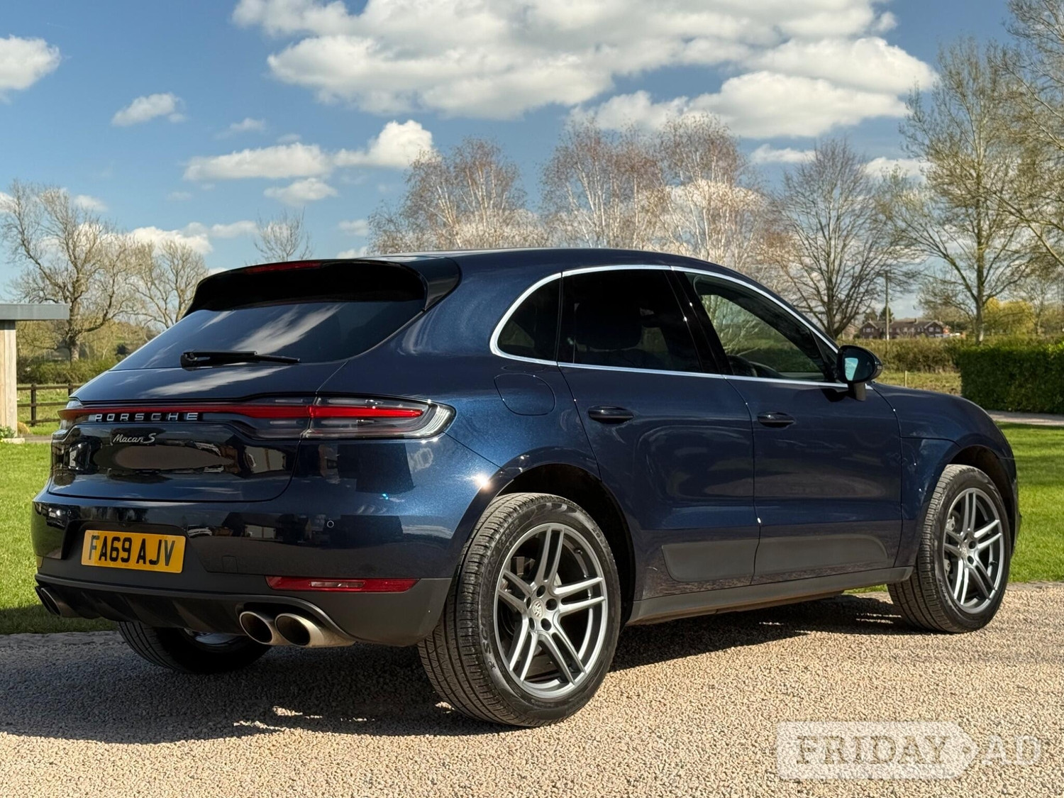 Porsche Macan Wigston