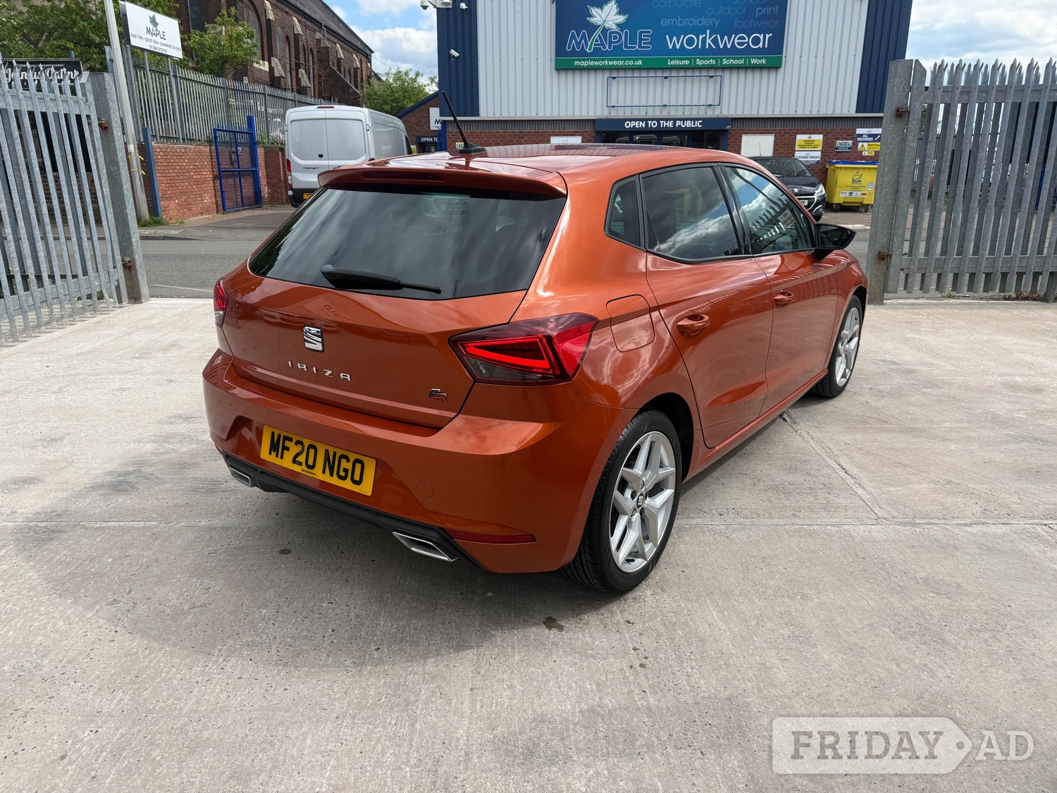 [ berth ]SEAT Ibiza