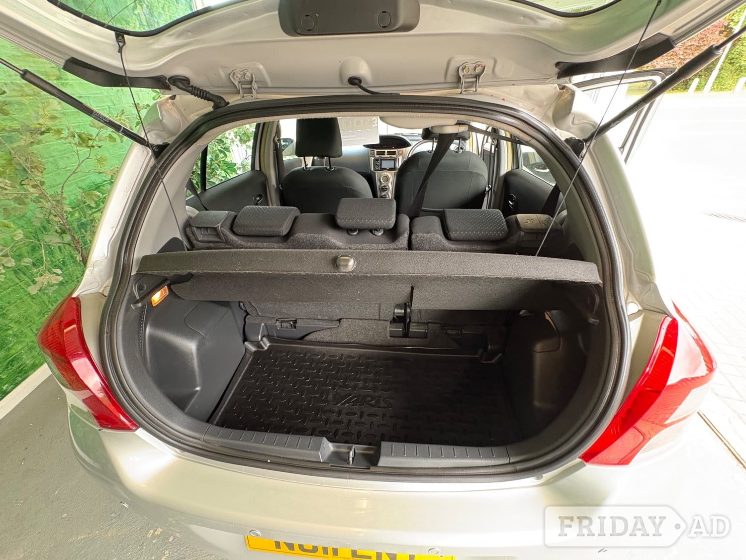 Toyota Yaris 2011 - Cars