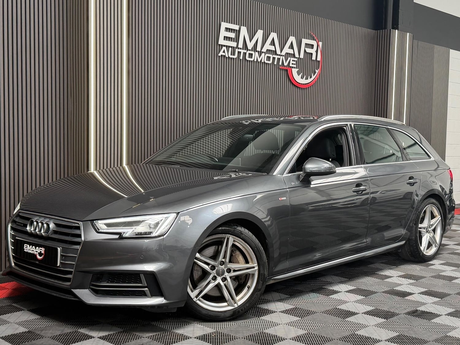 Audi A4 Avant 2017 in Lambeth