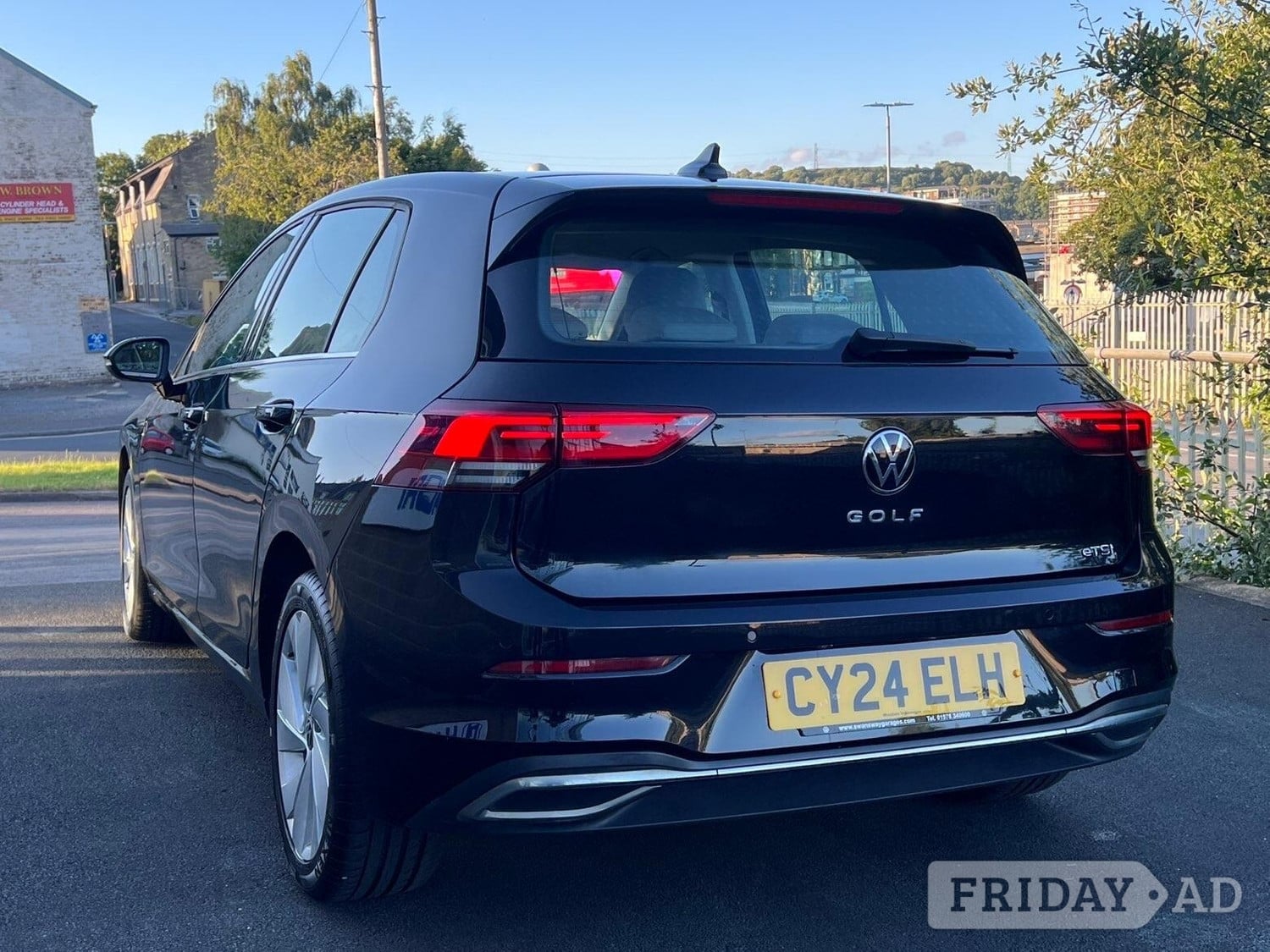 Volkswagen Golf 2024 - Cars