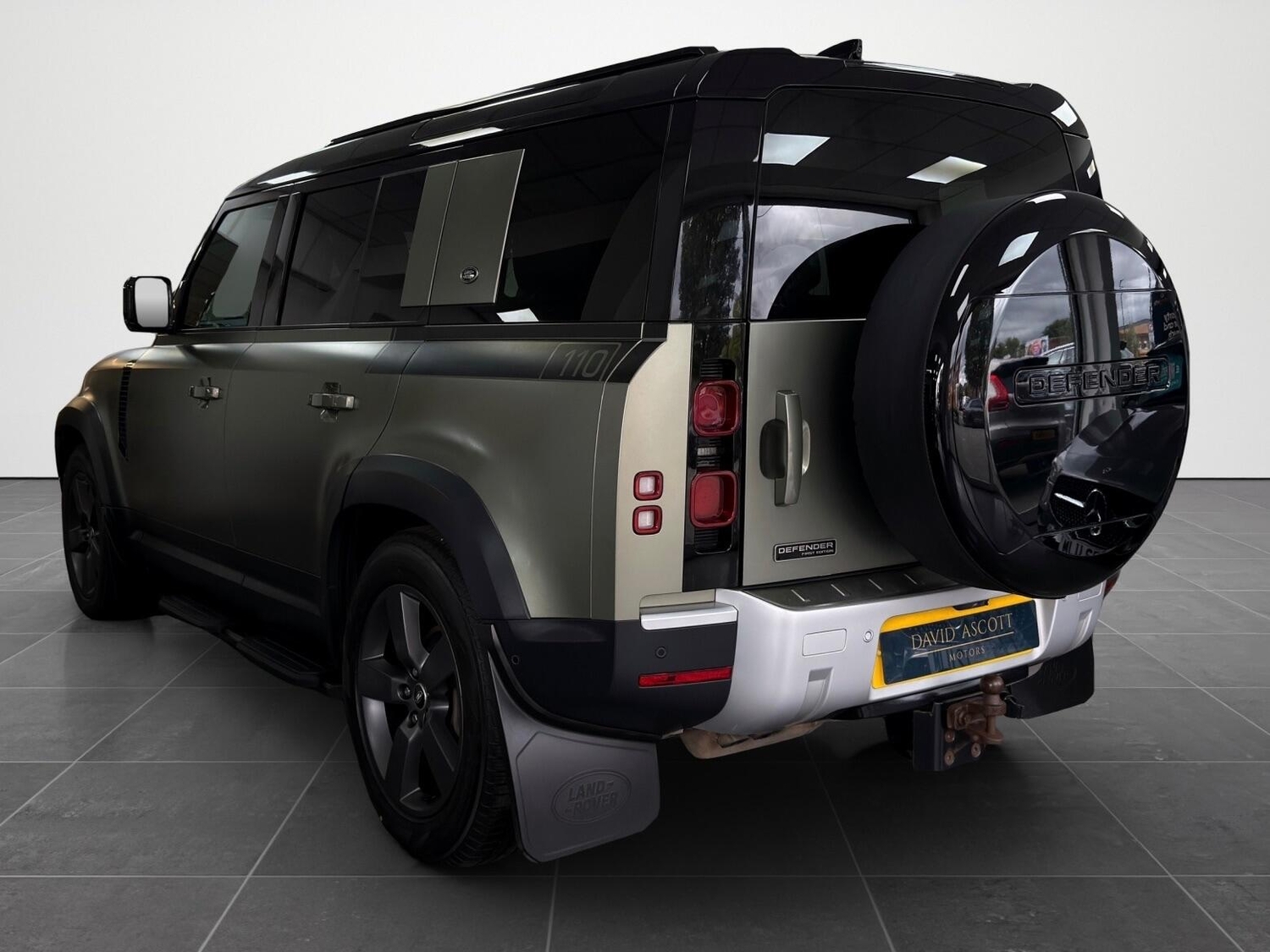[ berth ]Land Rover Defender 110