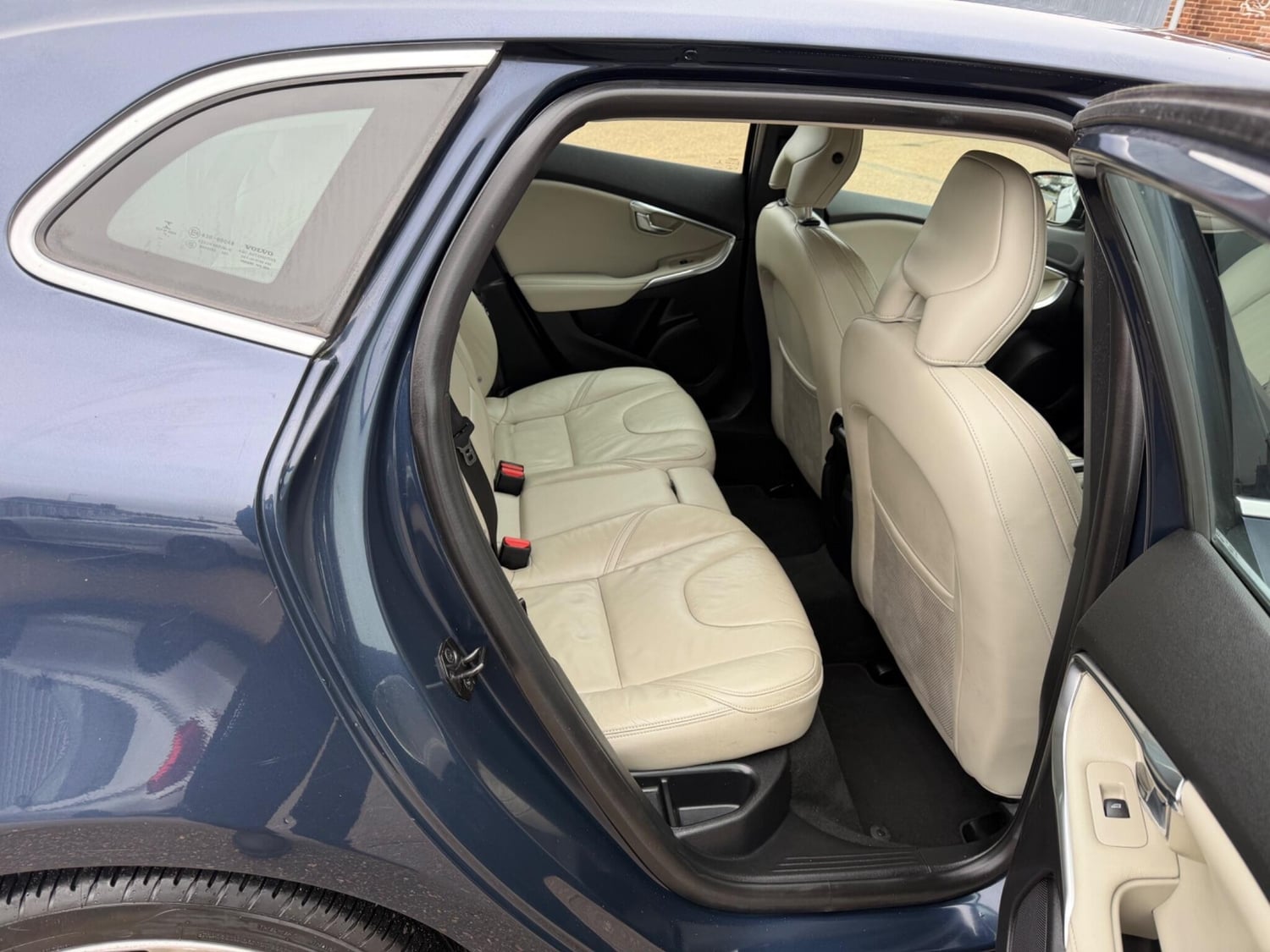 [ berth ]Volvo V40