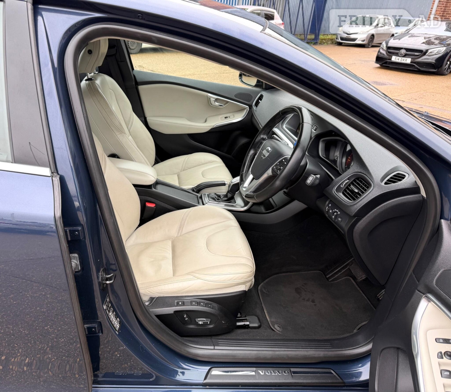 Volvo V40 Havering