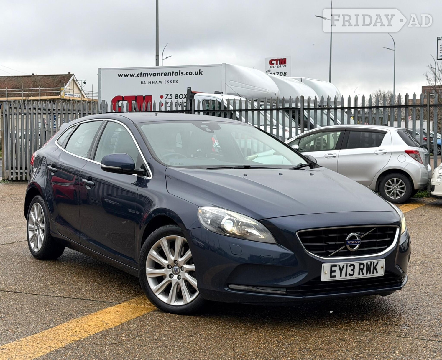 Volvo V40 2013 in Havering