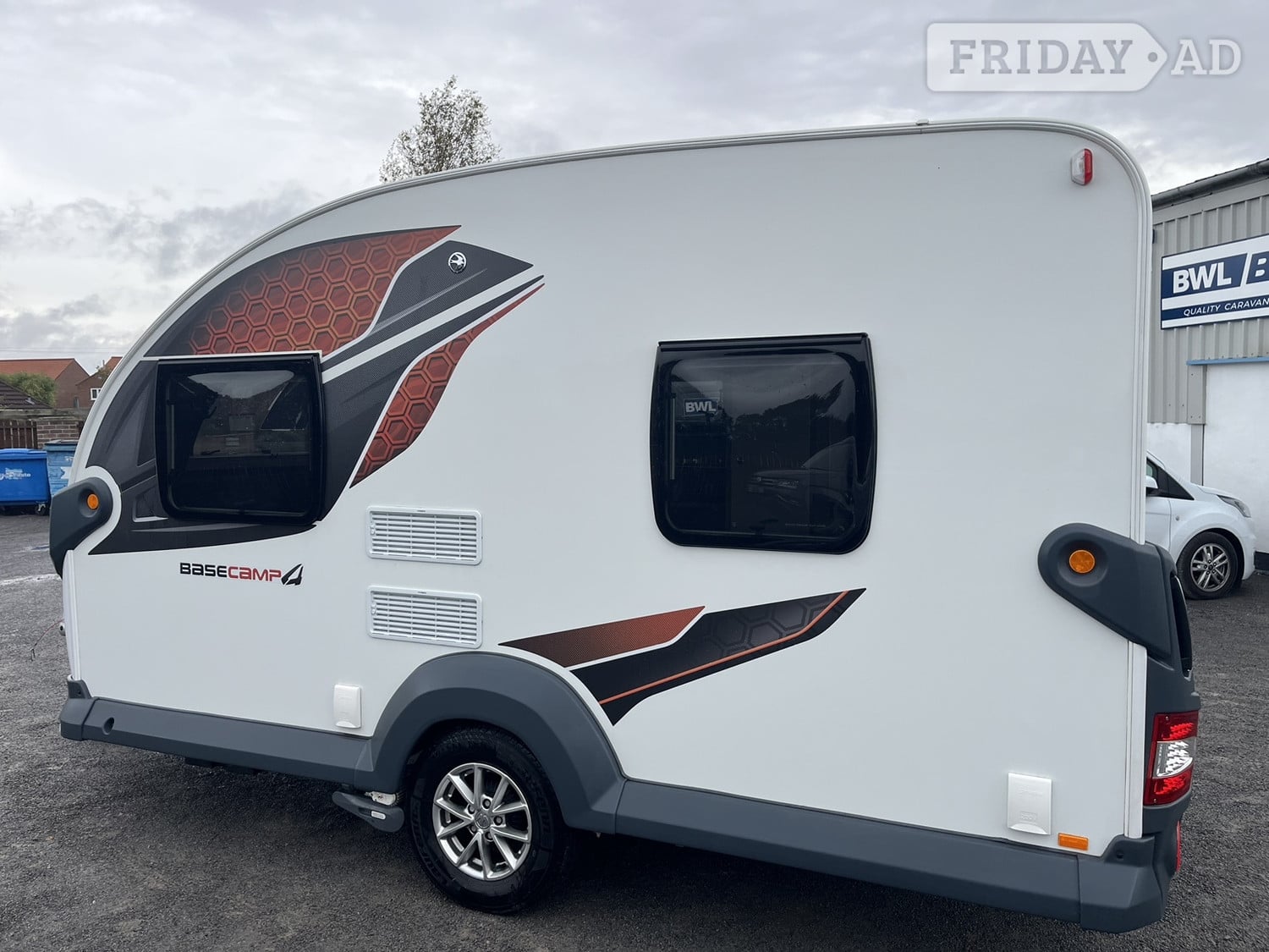 [ berth ]Swift Basecamp 4 Plus