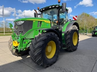 John Deere 6R 215 (2023) Tractor