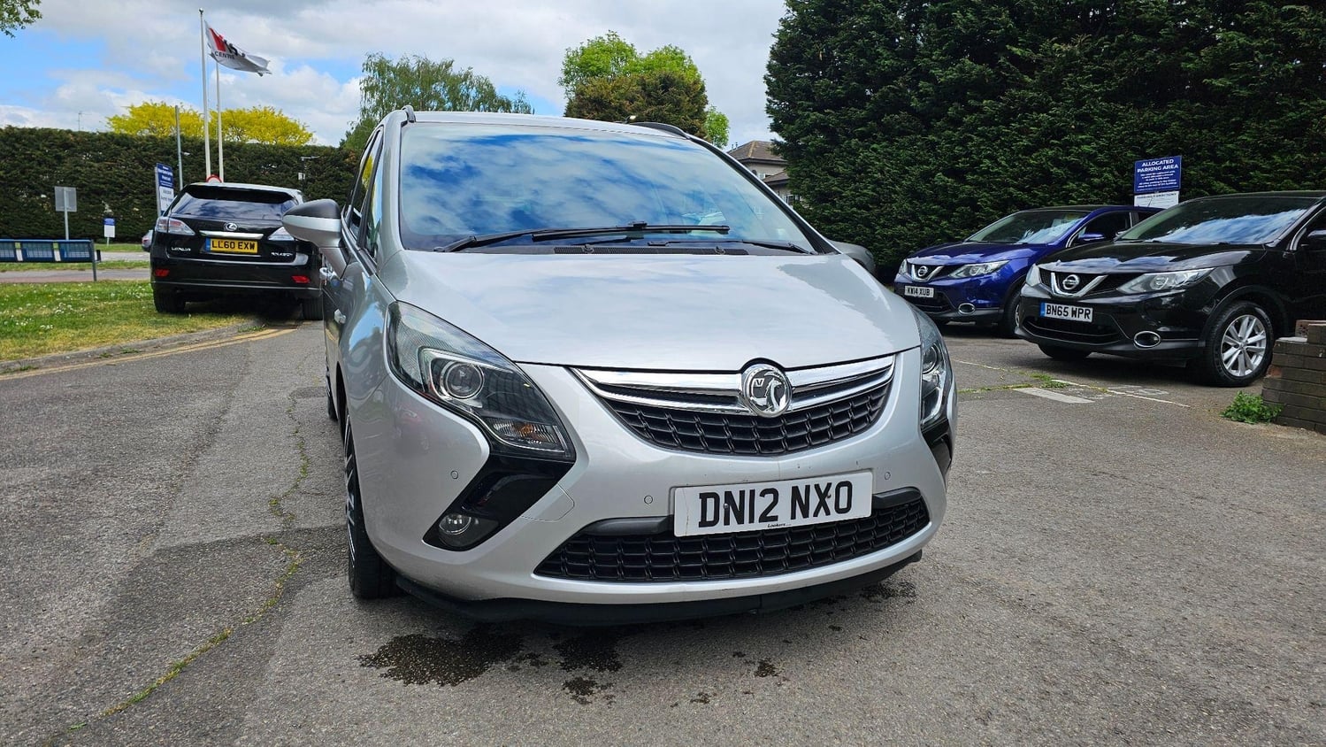 Vauxhall Zafira Tourer 2012 - Cars in Hounslow