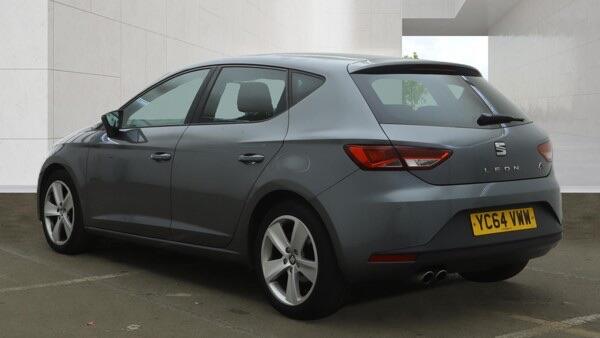 [ berth ]SEAT Leon