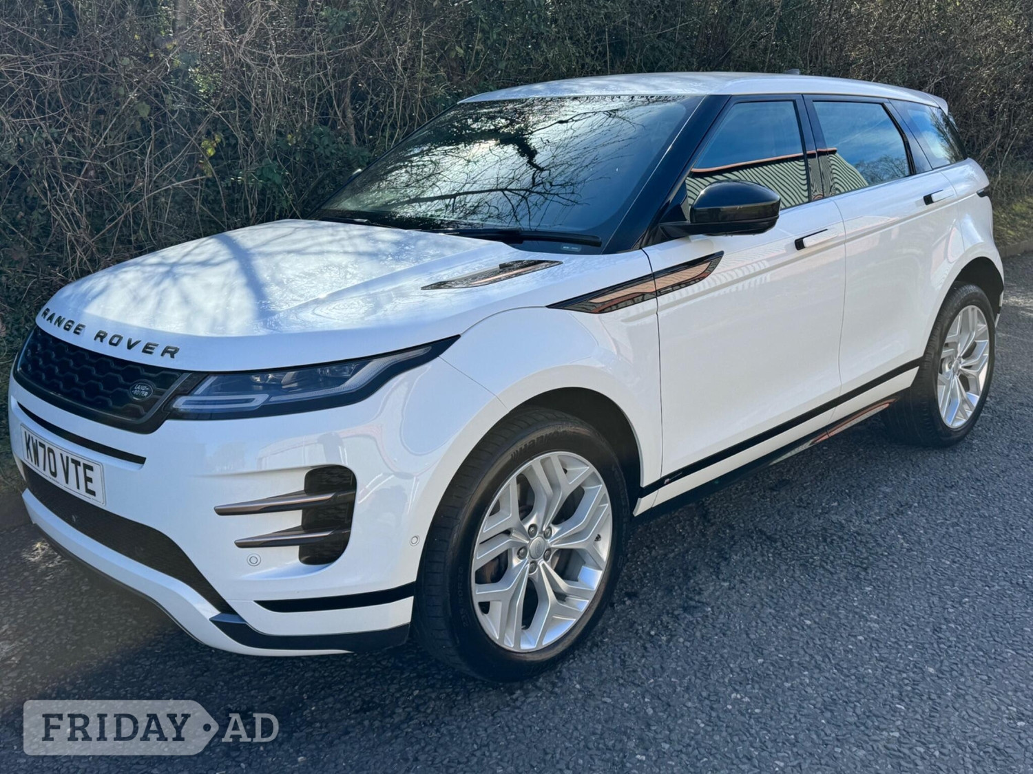 [ berth ]Land Rover Range Rover Evoque