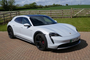 Porsche Taycan 2022