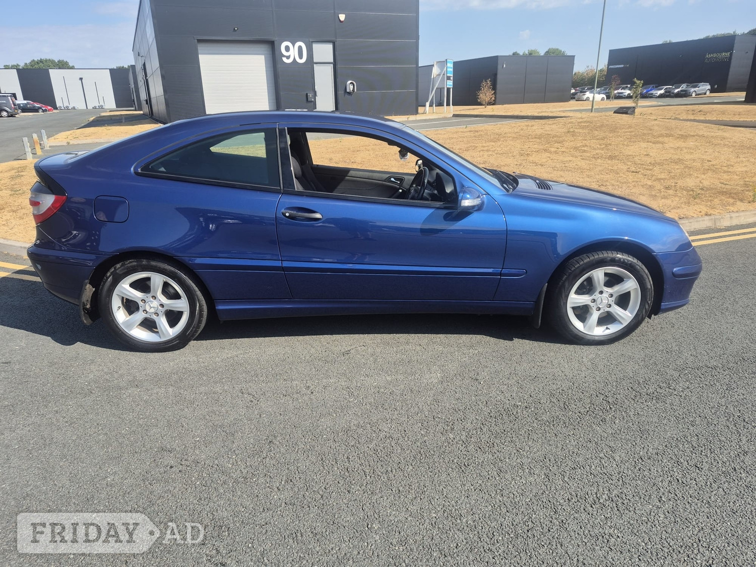 [ berth ]Mercedes-Benz C Class