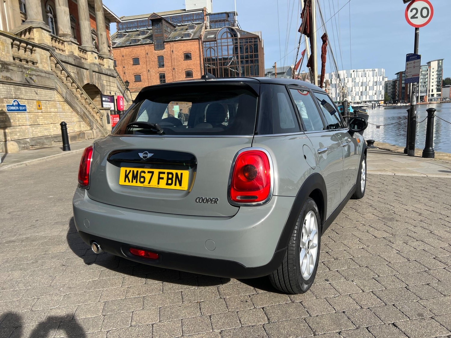 [ berth ]Mini Hatch