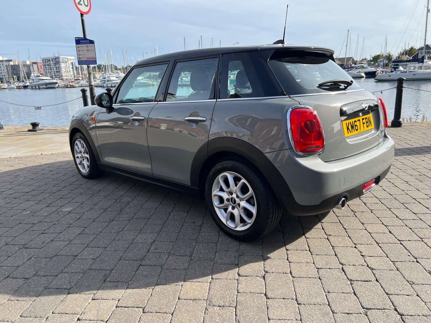 Mini Hatch 2018 - Cars