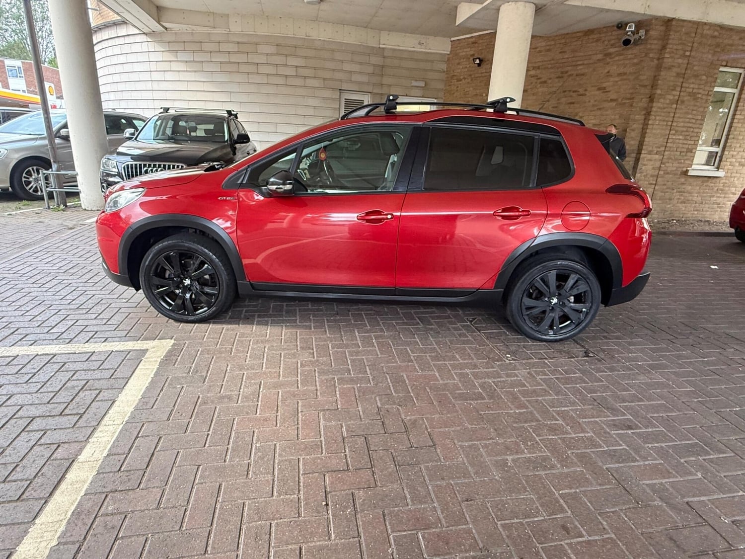Peugeot 2008 2017 - Cars