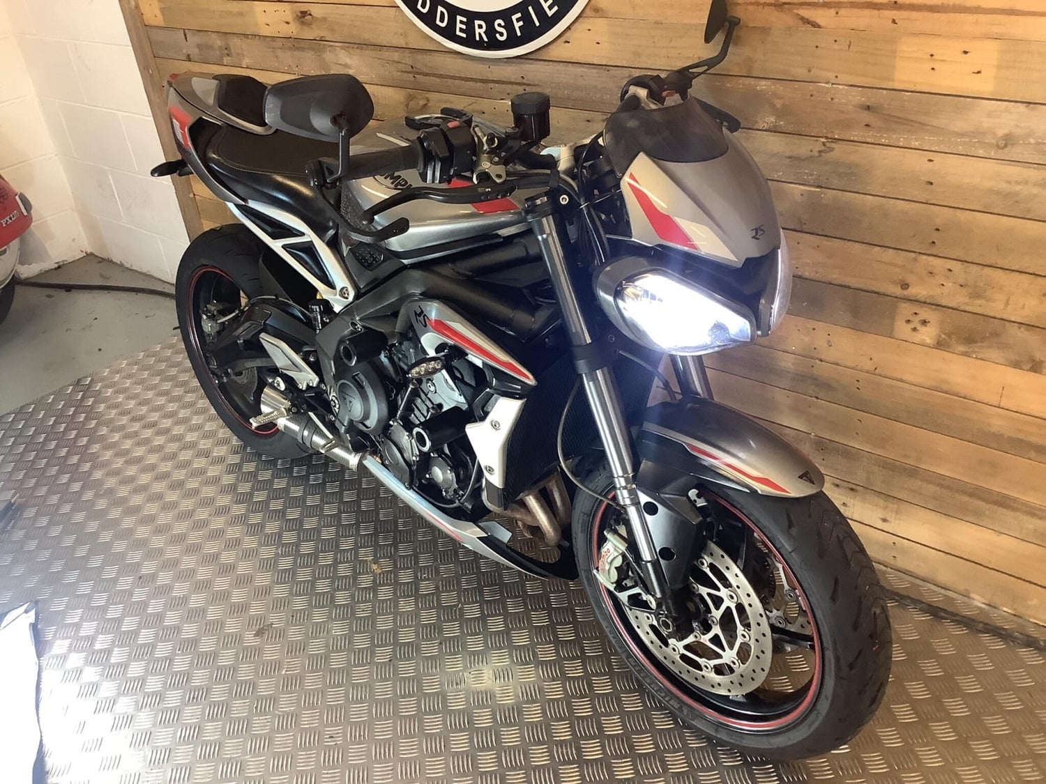 Triumph Street Triple 2020 - Motorbikes, Scooters & Quads