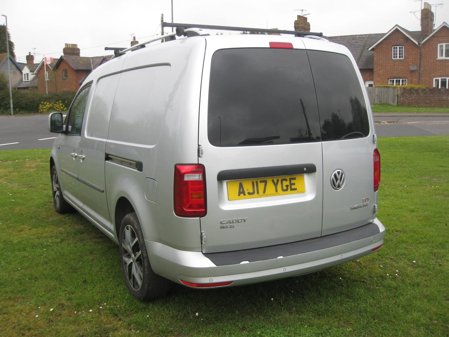Volkswagen Caddy Maxi 2017 - Vans & Commercial Vehicles in Devizes