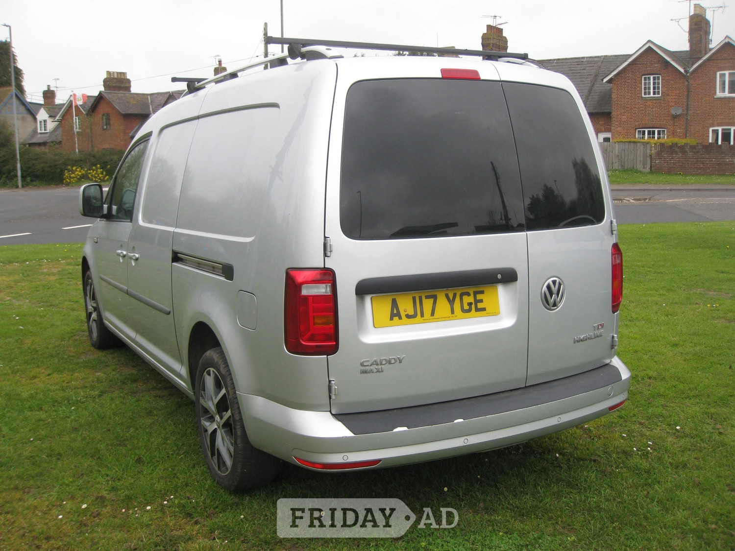 Volkswagen Caddy Maxi 2017 - Vans & Commercial Vehicles in Devizes