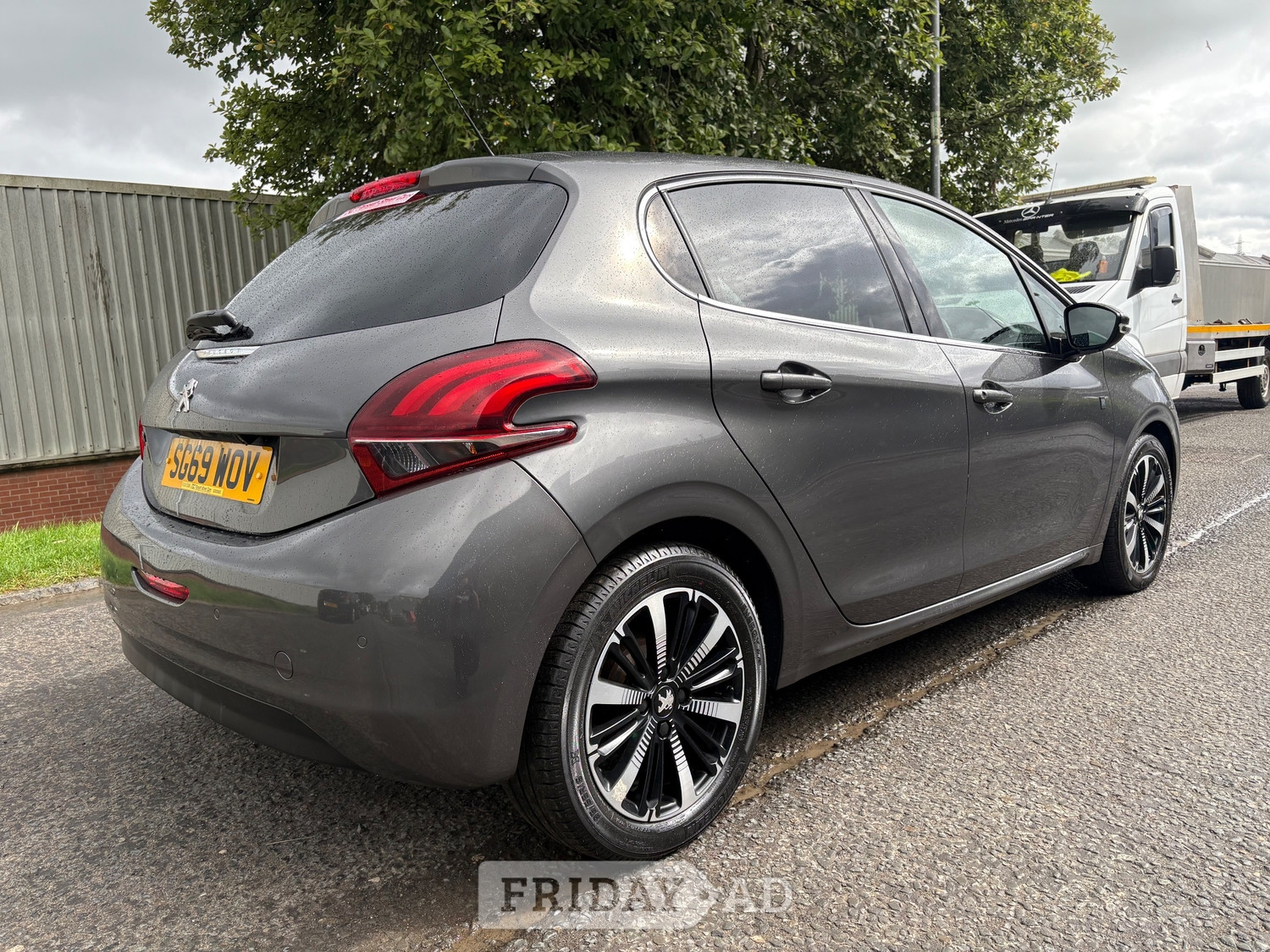 [ berth ]Peugeot 208