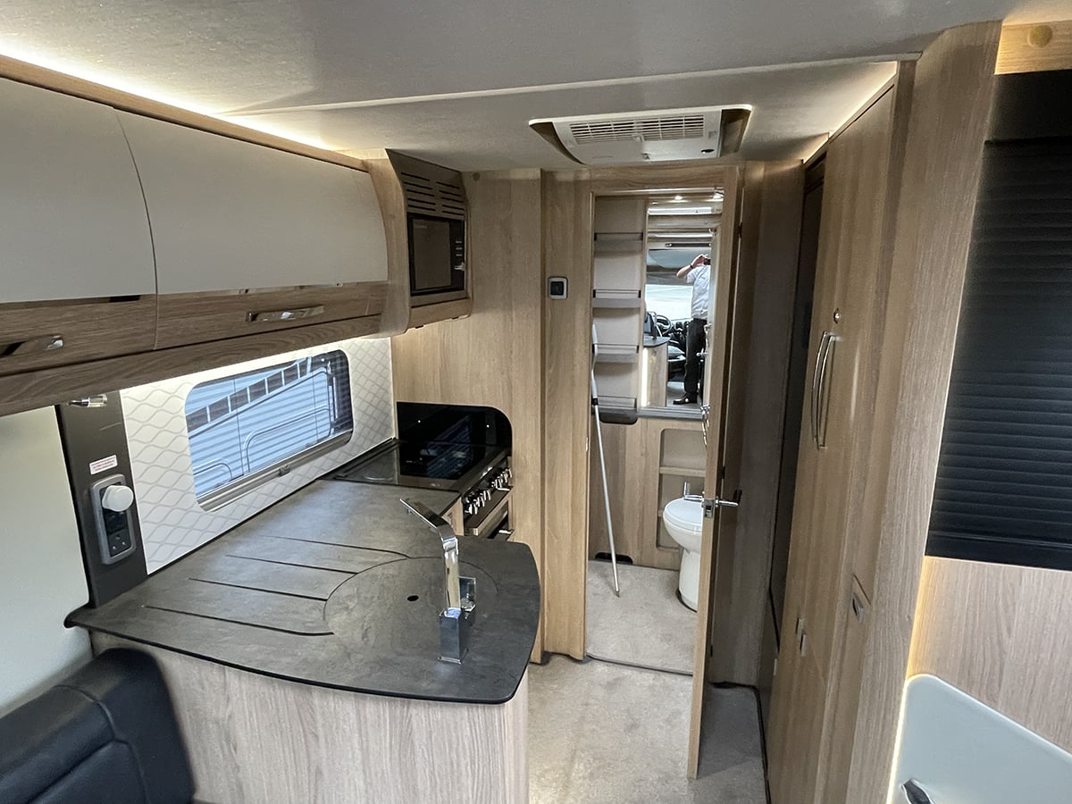 [4 berth ]Auto-Trail Frontier Grande GF-70