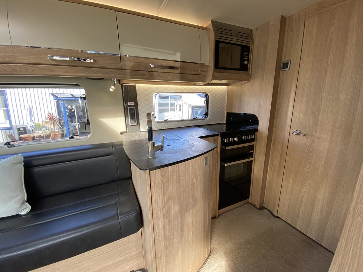Auto-Trail Grande Frontier  GF-70 2022 for sale - Motorhomes & Caravans