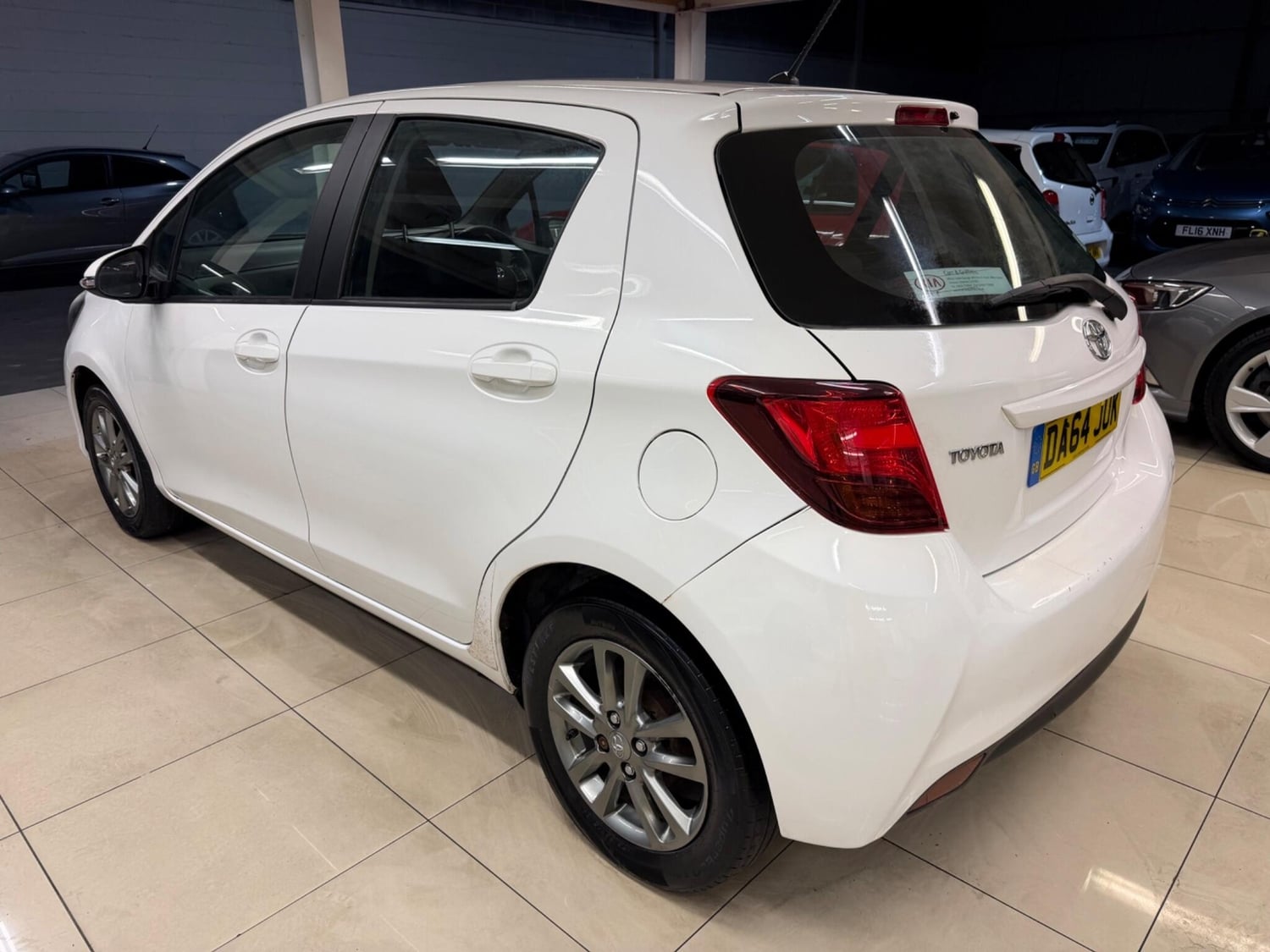 Toyota Yaris 2014 - Cars