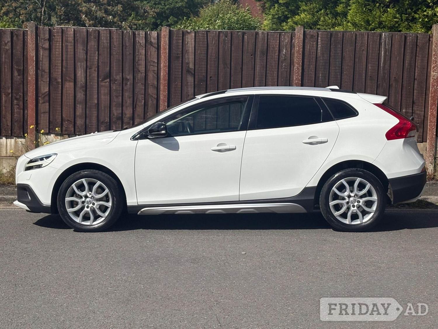 Volvo V40 Cross Country 2017 - Cars