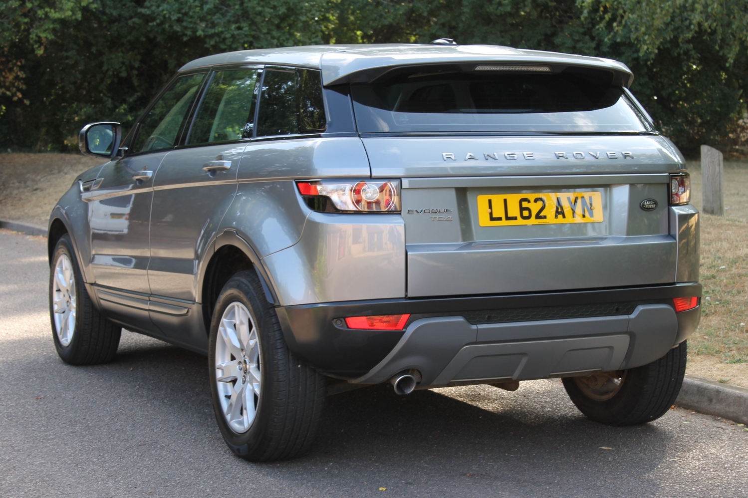 [ berth ]Land Rover Range Rover Evoque