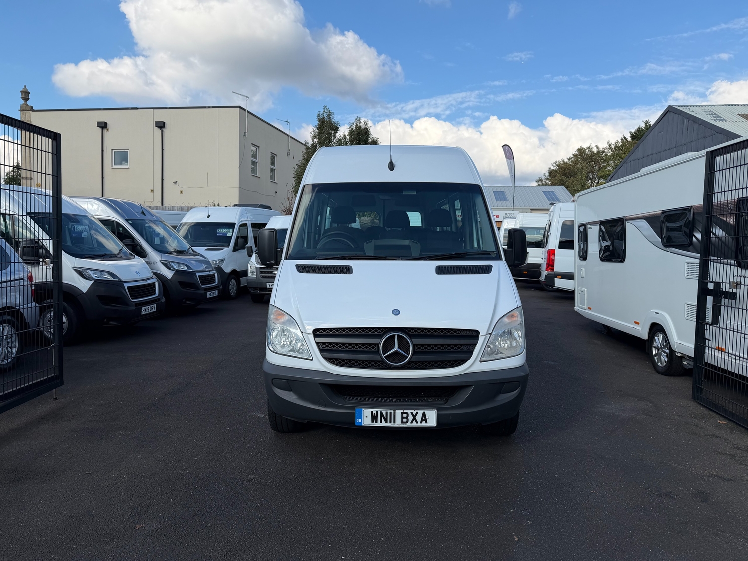 [ berth ]Mercedes-Benz Traveliner