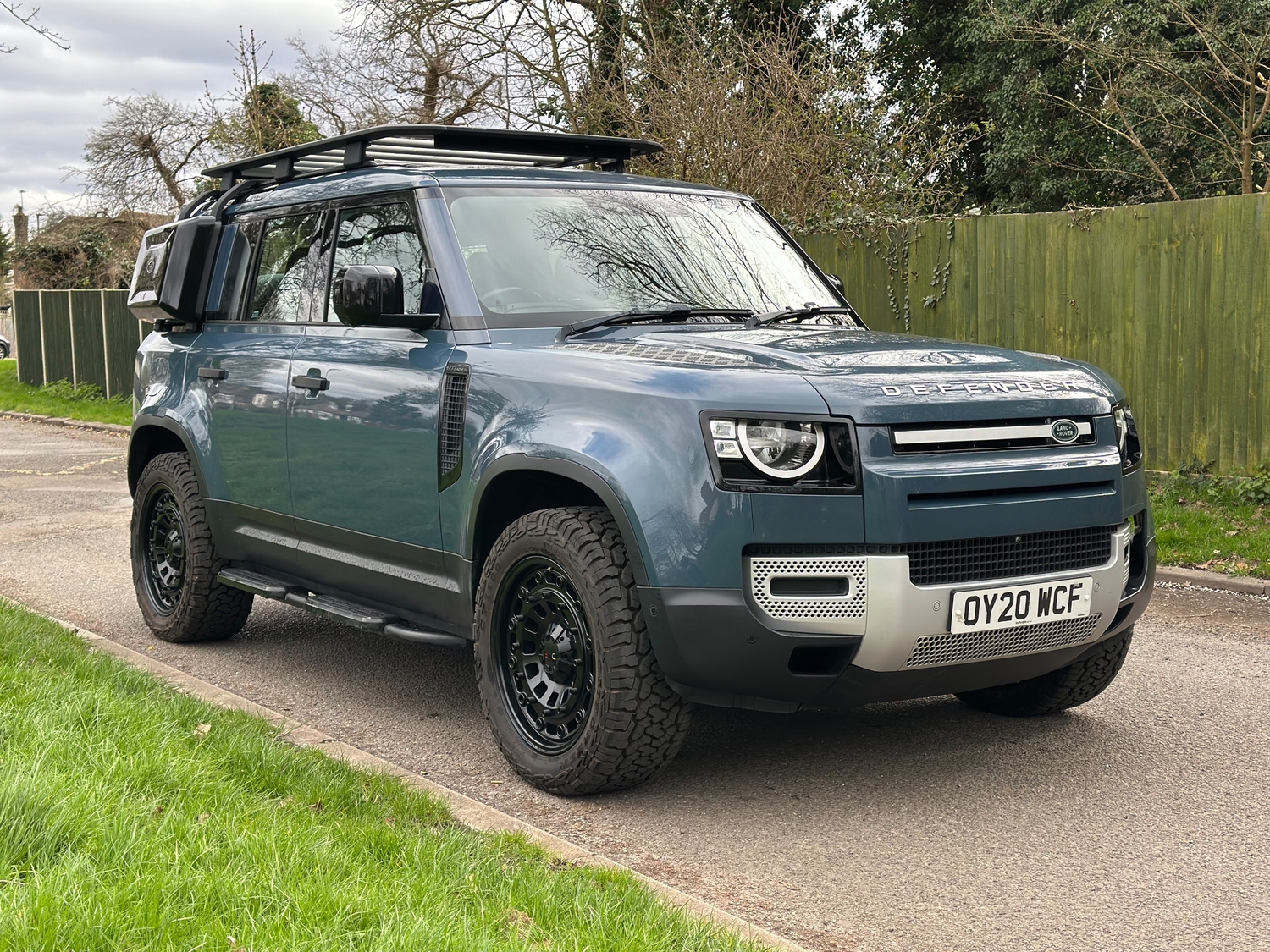 [ berth ]Land Rover Defender 110
