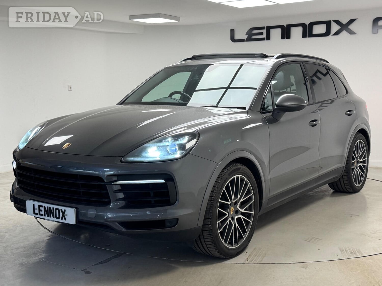 [ berth ]Porsche Cayenne
