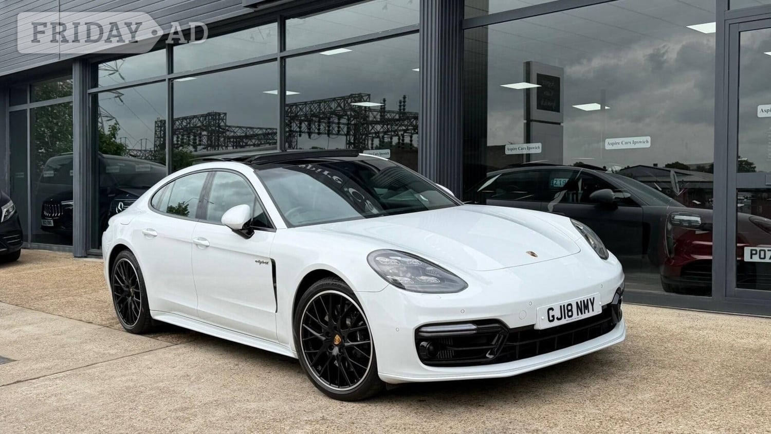 [ berth ]Porsche Panamera