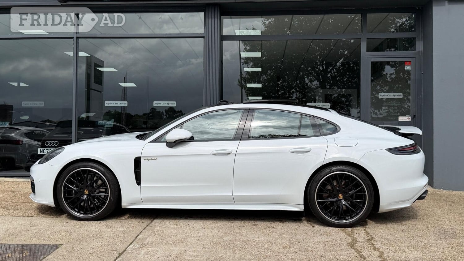 Porsche Panamera 2018 - Cars