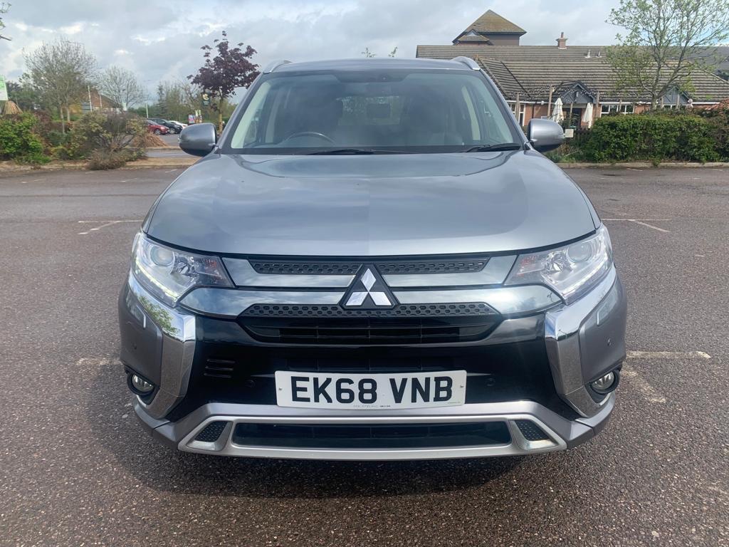 Mitsubishi Outlander 2018 - Cars