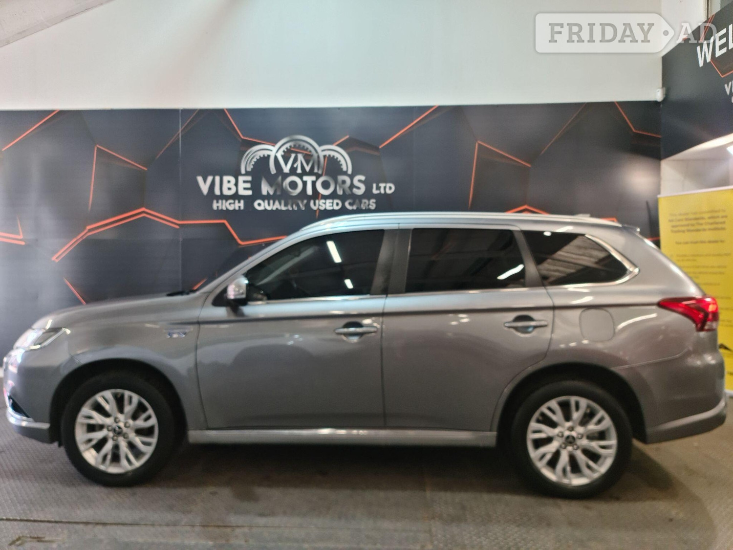 Mitsubishi Outlander 2018 - Cars