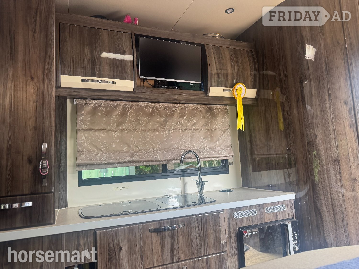 Equi-Trek Endeavour Excel Isuzu Trucks Horsebox - Trailers & Horseboxes in Ascot