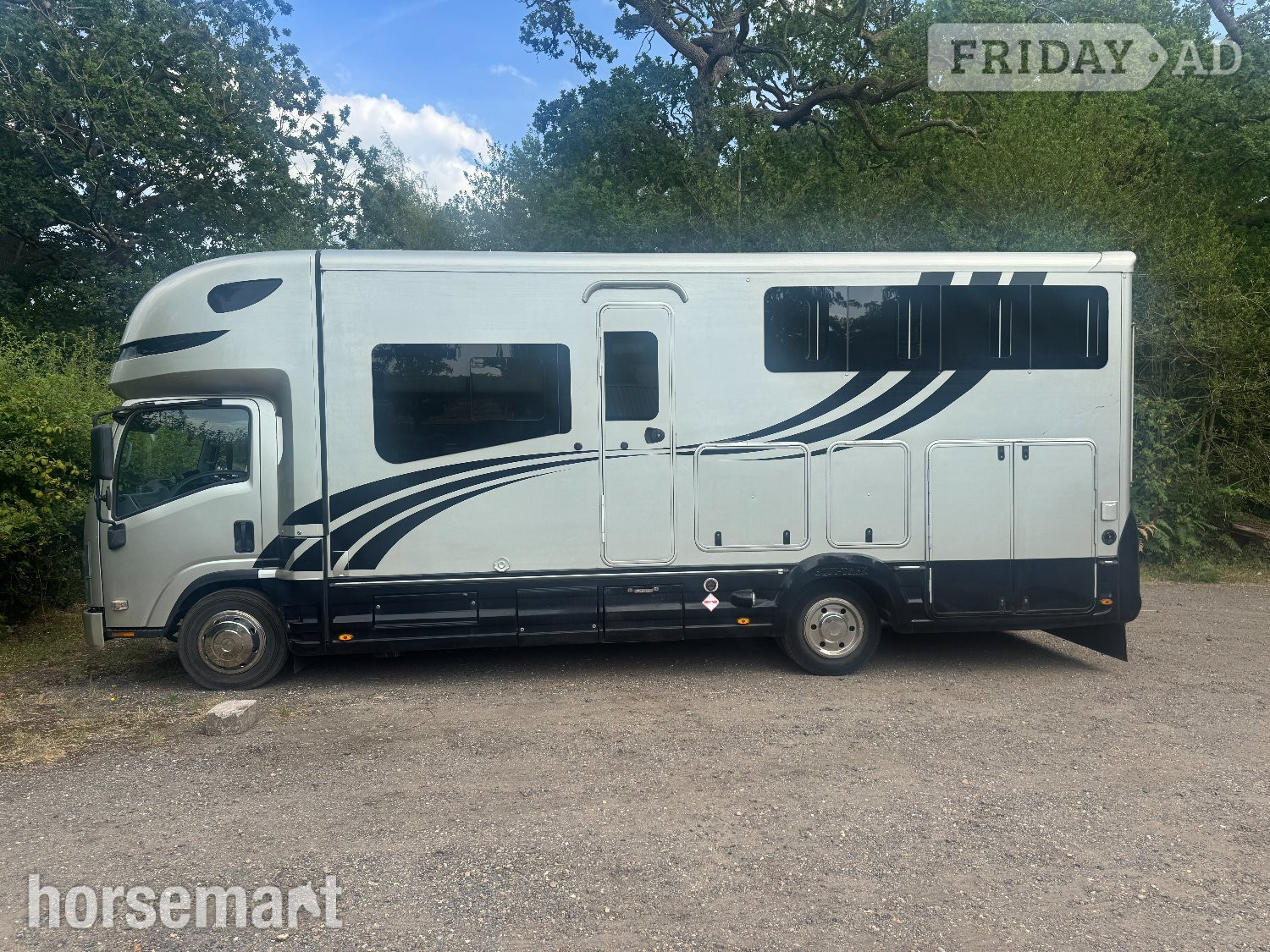 Equi-Trek Endeavour Excel Isuzu Trucks Horsebox - Trailers & Horseboxes