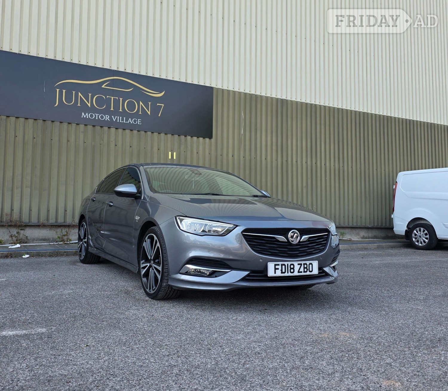 [ berth ]Vauxhall Insignia