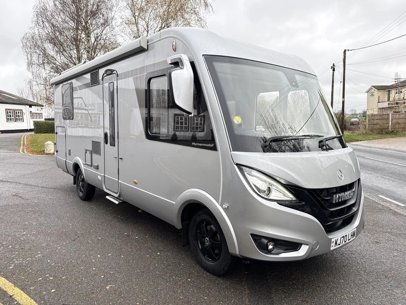 [ berth ]Hymer B-CLASS MODERNCOMFORT BMC I690