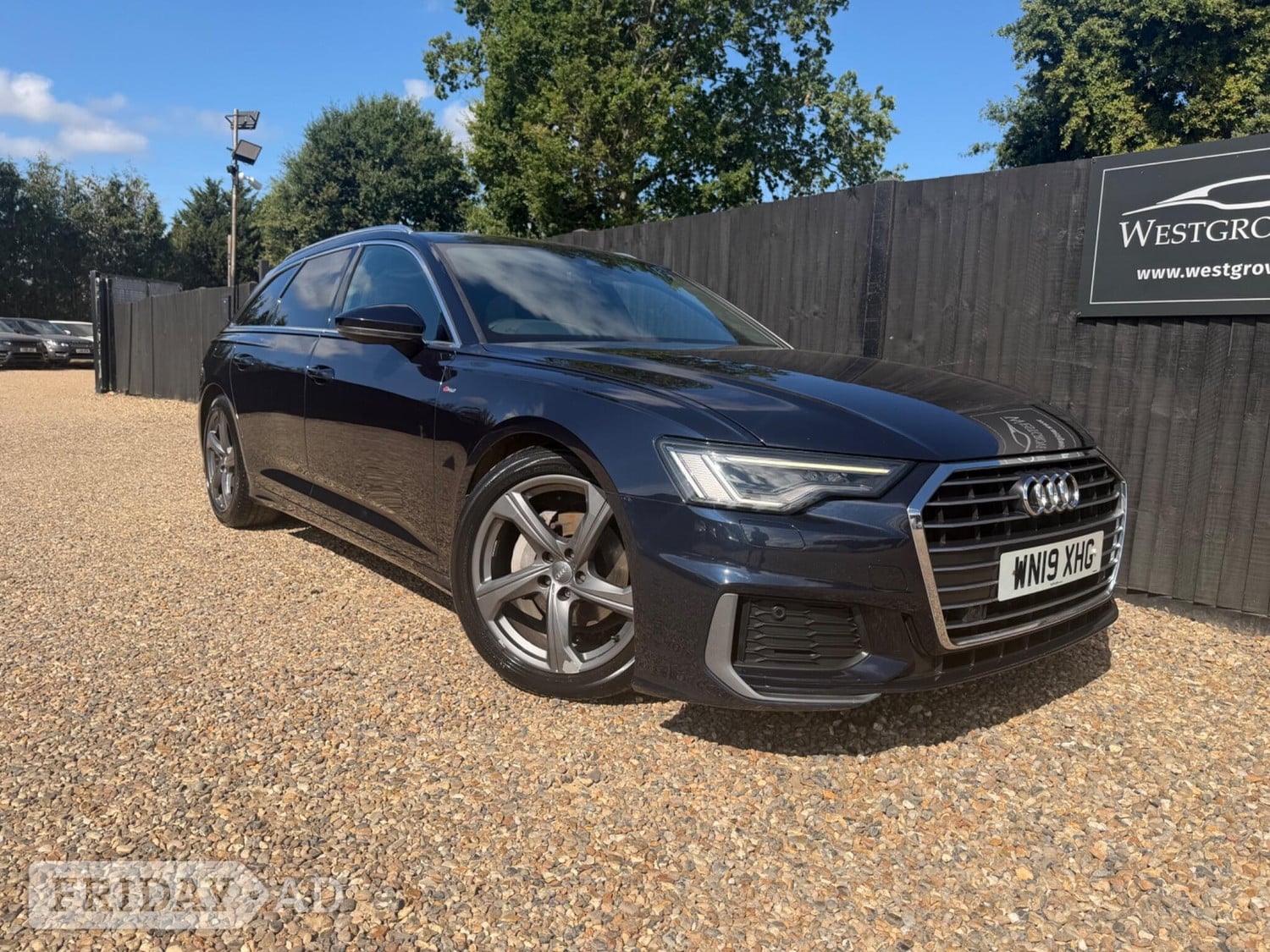 Audi A6 Avant 2019 in Addlestone
