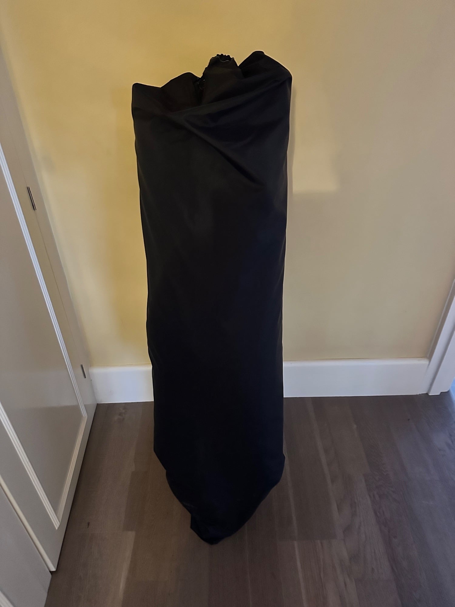 Swindon Taylor-Made screen cover in as new condition