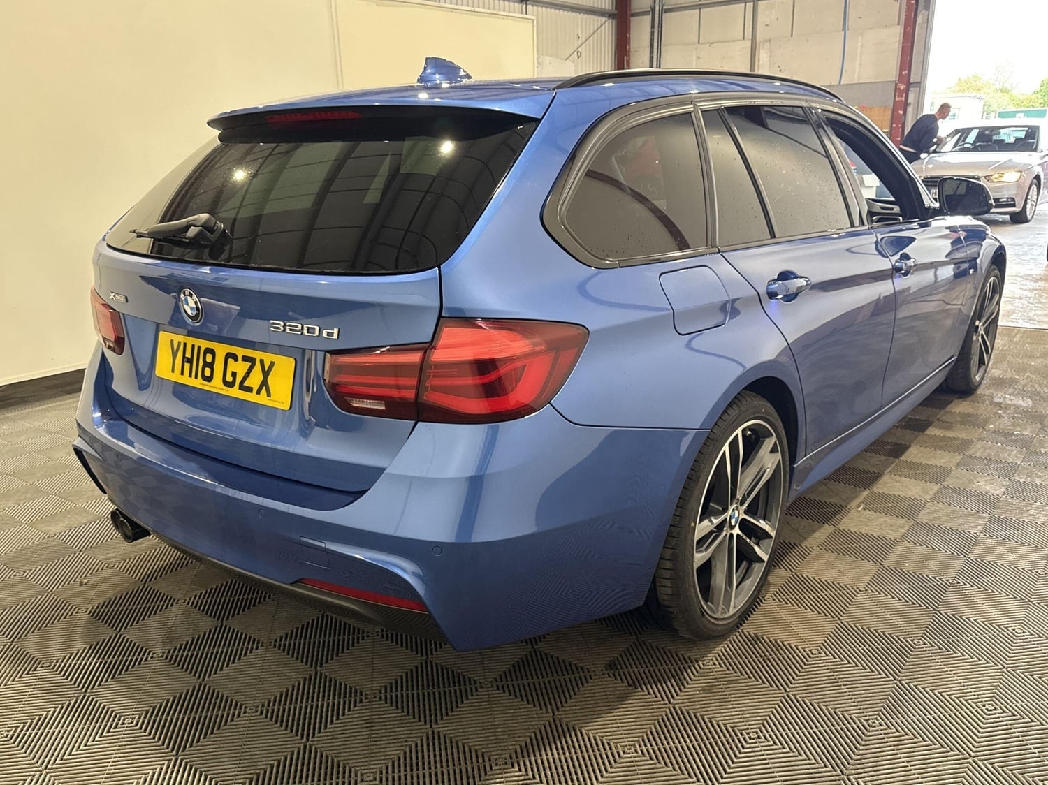 [ berth ]BMW 3 Series