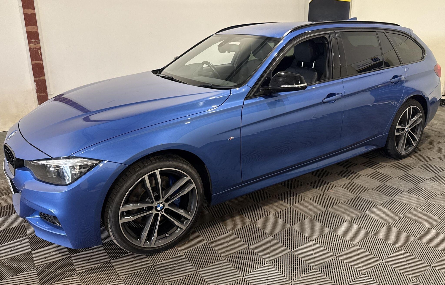 2018 BMW 3 Series 2.0 320d M Sport Shadow Edition Touring Auto xDrive Euro 6 (s/s) 5dr - Cars