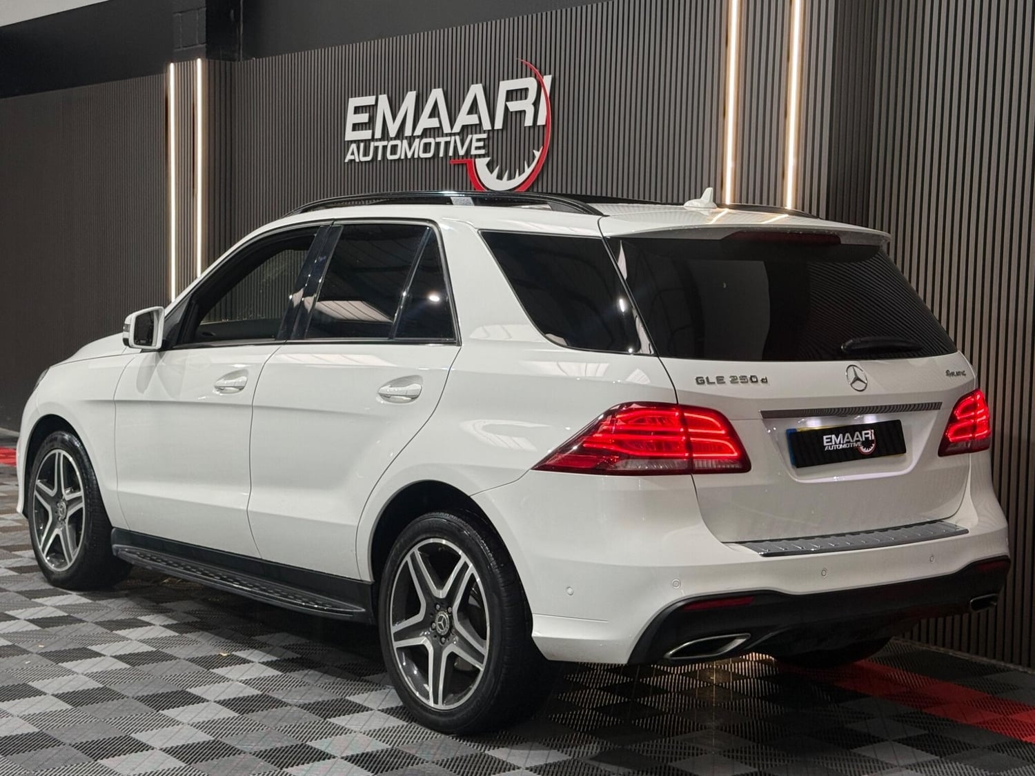 [ berth ]Mercedes-Benz GLE