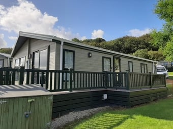 Stunning pre-owned Lodge