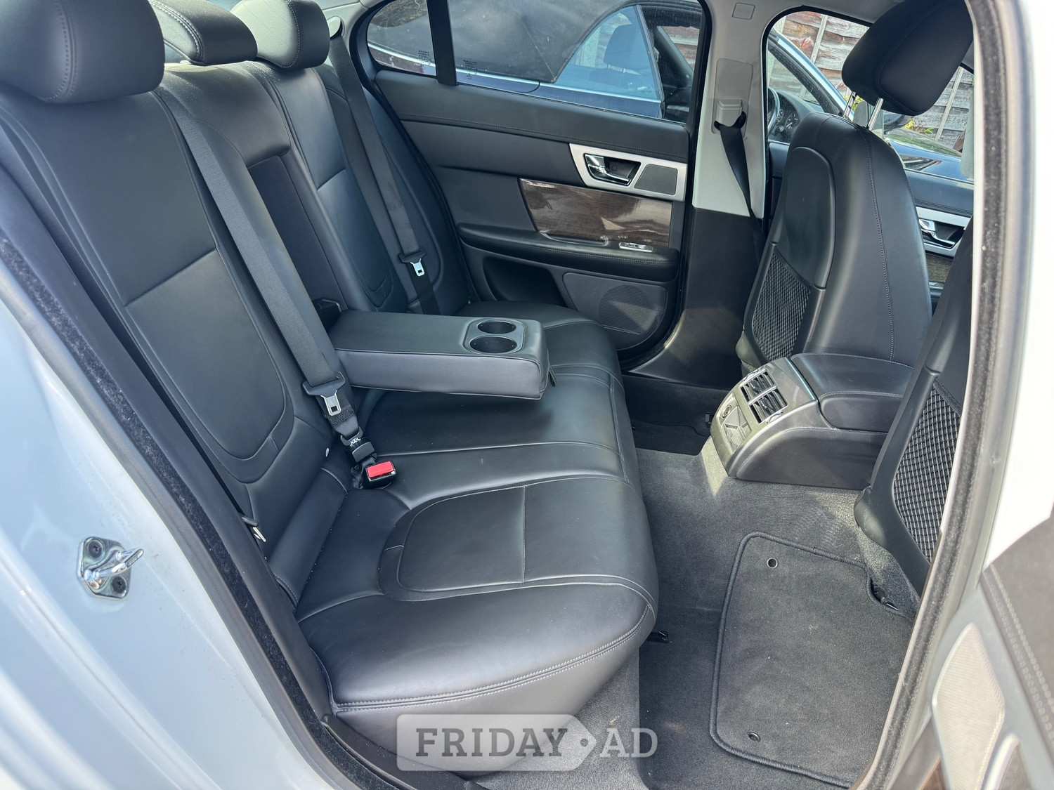 Jaguar XF 2013 - Cars