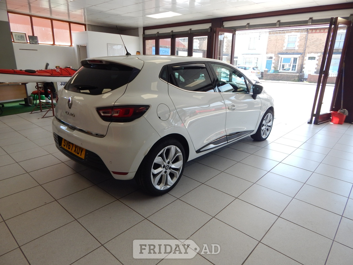 [ berth ]Renault Clio