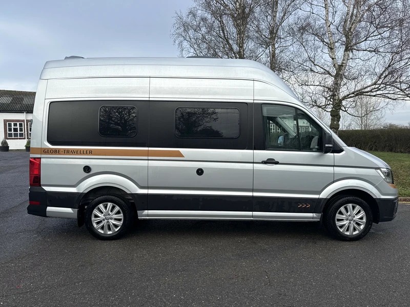 GLOBE-TRAVELLER  Halstead