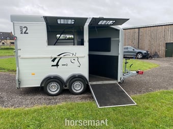 Cheval Liberte Maxi 2  Horse Trailer